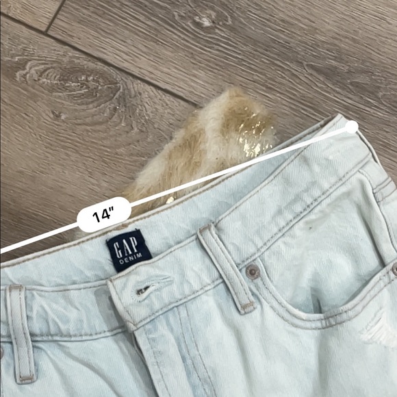 Gap light wash distressed mom jeans - Picture 4 of 6